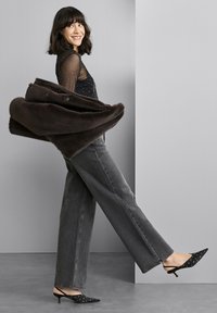 Kaffe MEADOW  - Široke nogavice - grey vintage wash