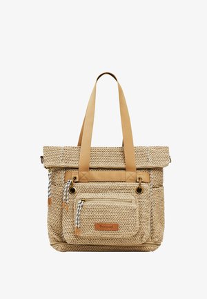 Beige geweven totebag met cognackleurige handvatten, voorvak met rits, gevlochten trekkoorddetails en een klein leren merkembleem.