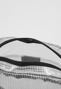 Hype Skuldertasker - transparent