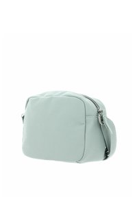 Sac bandoulière en cuir vert menthe de forme rectangulaire, avec fermeture éclair et une sangle réglable pour plus de polyvalence. Texture lisse.