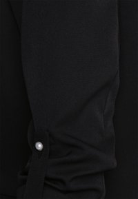 ONLY Petite ONLKAYLE ORLEEN - Blazer - black