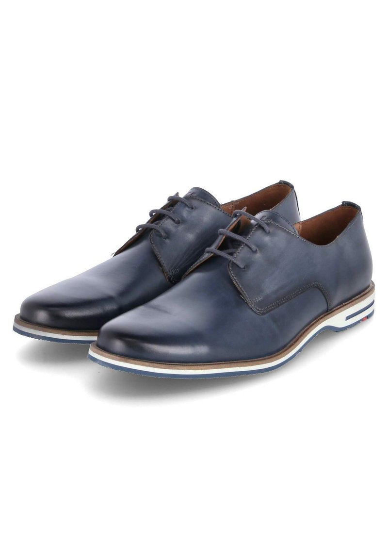 Blaue Lederschuhe mit glatter Textur, runder Zehenpartie, Schnürverschluss und einer weißen Sohle mit marineblauen und roten Akzenten.