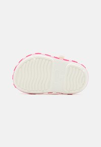 Thumbnail Image 6