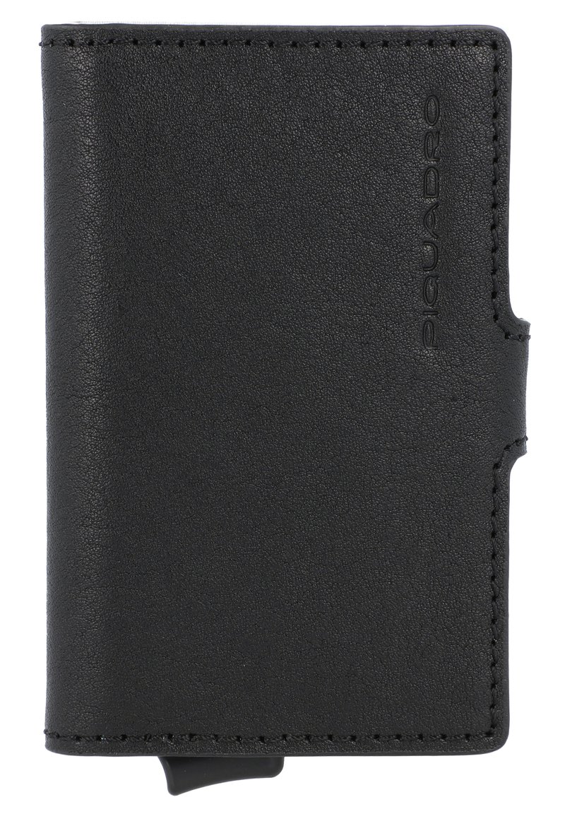 Portafoglio in pelle nera con superficie testurizzata, forma rettangolare compatta, cuciture discrete e uno slot per carte o contante di lato.