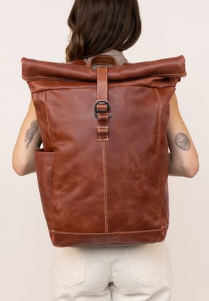 Gusti Leder, RUCKSACK BENEDIK UNISEX - Rugzak - dunkelbraun