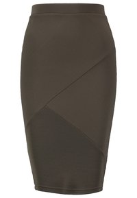 Jupe crayon vert olive foncé avec une surface texturée et côtelée et un design de panneaux diagonaux. Présente une silhouette ajustée et une taille élastique.