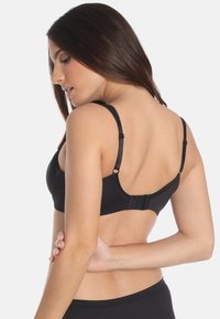 Sassa Biustonosz bezszwowy