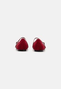 Steve Madden REJOICE-R - Baleríny s páskem - red