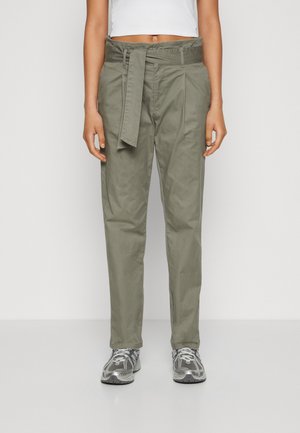 ONLSIBIE PAPERBAG BELT - Trousers - olive green