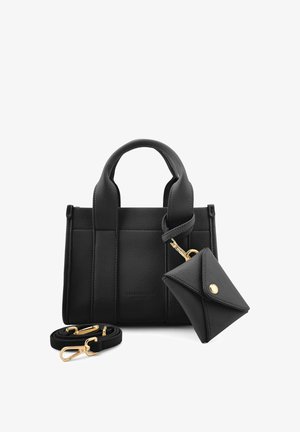 Schwarze Henkeltasche aus strukturiertem Leder mit abgerundeten Griffen, abnehmbarem Riemen und passender dreieckiger Münztasche mit goldfarbenen Beschlägen.