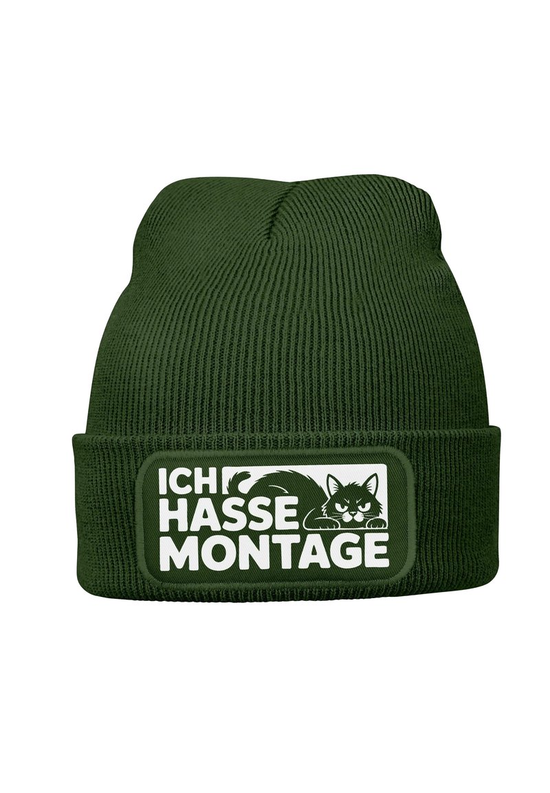Green knit beanie featuring a folded cuff, with white text and a graphic of a cat on a rectangular patch displaying "ICH HASSE MONTAGE."