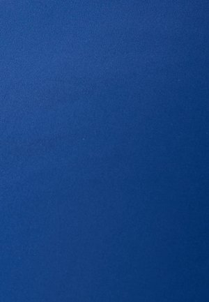 Texture de tissu bleu uni avec un tissage fin, de couleur uniforme sans motifs ni objets visibles.