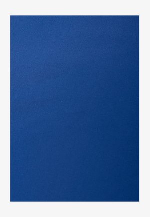 Texture de tissu bleu uni avec un tissage fin, de couleur uniforme sans motifs ni objets visibles.