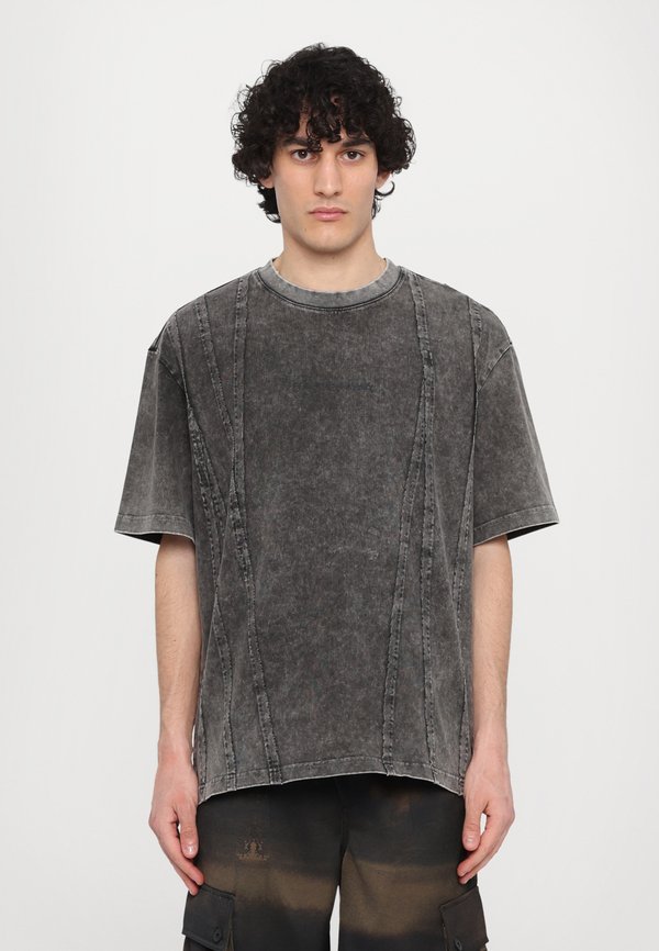 PANELLED UNISEX - Print T-shirt3