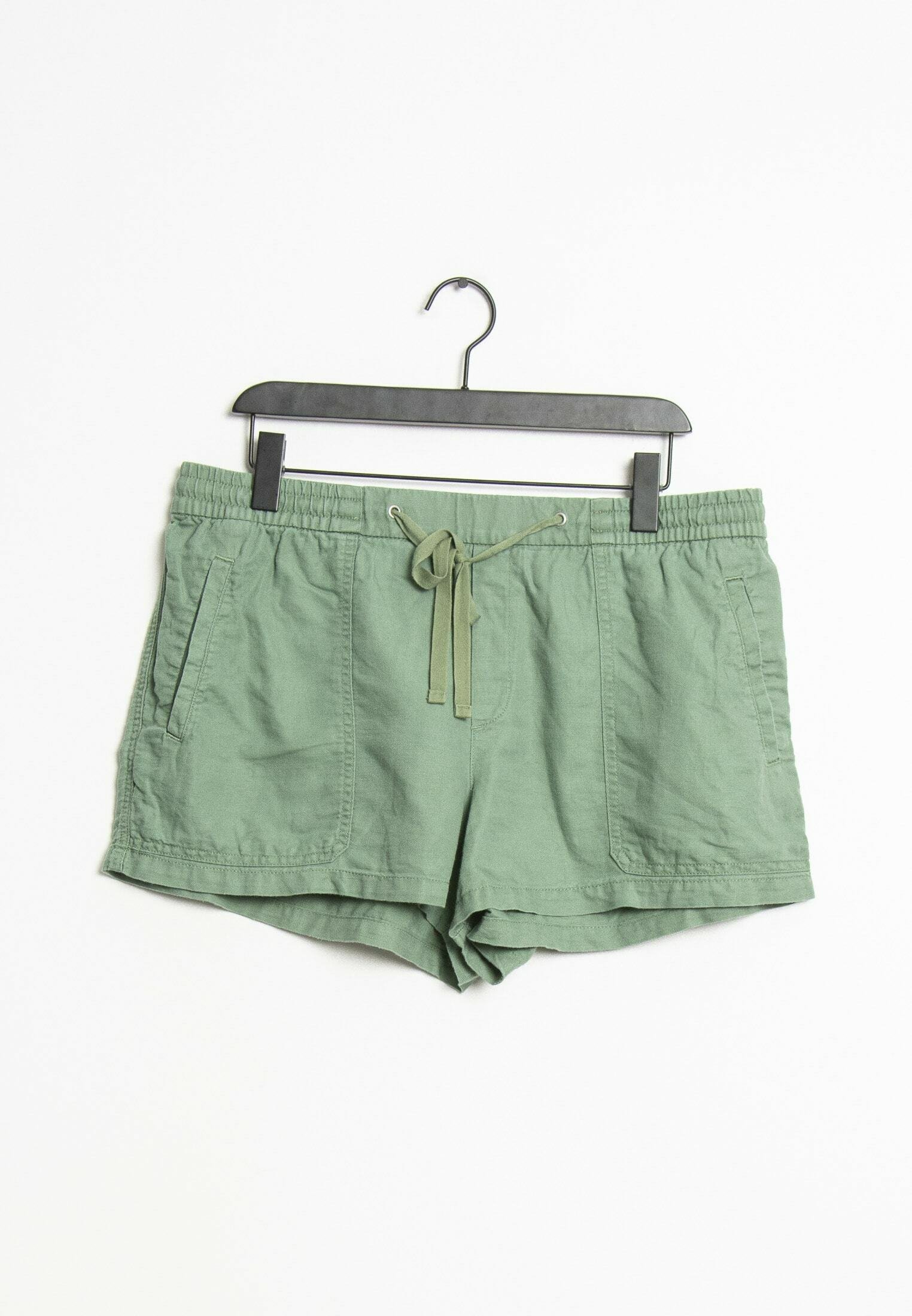 gap green shorts