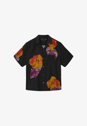 Schwarzes kurzärmliges Hemd mit Knöpfen, großen gelben, roten und violetten Blumenmustern und einer Brusttasche auf der linken Seite.