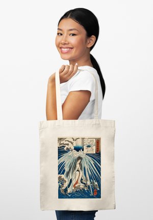 Henry Tiger, ASHMOLEAN MUSEUM KUNIYOSHI IN THE WATERFALL GRAPHIC - Shopper - natural