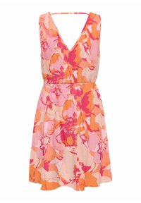 Vestido floral con escote en V y tirantes en la espalda, presenta colores naranja, rosa y durazno en una tela ligera, cintura elástica para un mejor ajuste.