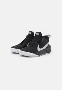 Nike Performance TEAM HUSTLE D 10 (GS) - Basketball shoes - black/metallic silver/volt/white
