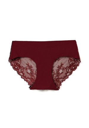 Panties de encaje burdeos con un frente liso y un intrincado borde de encaje a lo largo de los lados, combinando suavidad y un delicado detalle.