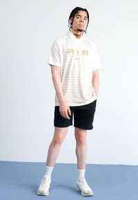 Thumbnail Image 2