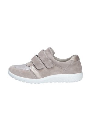 Beige Wildledersneaker mit zwei Klettverschlüssen, einer weißen Gummisohle und einer strukturierten Vorderseite für zusätzlichen Detailreichtum.