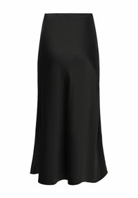 Sort satin midi nederdel med en glat tekstur, flared form og sideslids, der har en høj talje og en flydende silhuet.