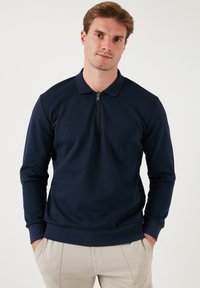 REGULAR FIT - Sportinis megztinis - indigo