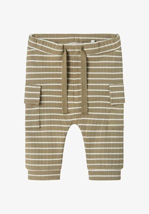 Csíkos bézs és fehér kisfiú rövidnadrág, bordázott anyagból készült. Egy gumis derékpánttal, húzózsinórral és két oldalzsebbel rendelkezik.