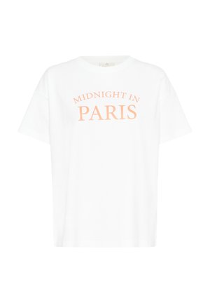 Hvid bomulds t-shirt med korte ærmer, der har teksten "MIDNIGHT IN PARIS" i ferskenfarve, centreret i et buet design.