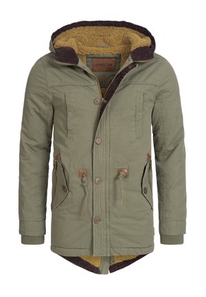 Olijfgroen parka jacket met een bruin corduroy capuchon, fleece voering, knopen aan de voorkant en twee zijzakken met tan accenten.