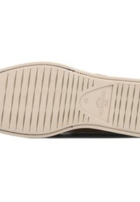 Schoenzool gemaakt van een beige rubbermateriaal met horizontale groeven en richels. Bevat reliëfbranding en maat 43.