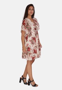 Elara SOMMER - Vestido informal - beige