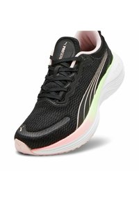 Puma SCEND PROFOAM - Zapatillas de entrenamiento - schwarz grün
