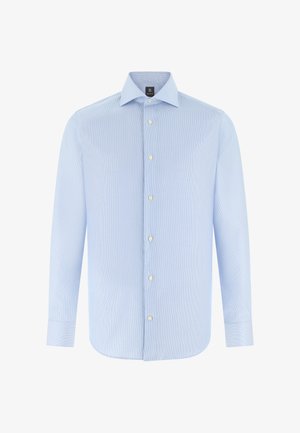 Lyseblå herreskjorte med lange ærmer, knapper foran, spids krave og subtile lodrette striber.