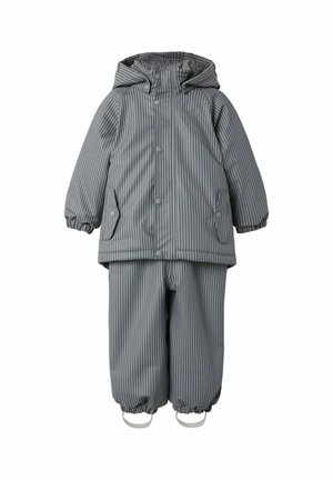 Combinaison de pluie pour enfants en gris, imperméable, en deux pièces avec des rayures verticales, des poignets élastiques, une capuche, des boutons-pression et des sangles pour les pieds réglables.