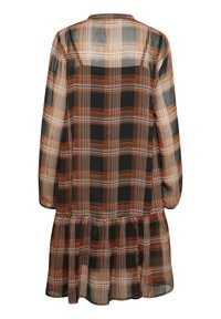 Robe à manches longues à carreaux marron, noir et beige, avec une coupe ample et un détail froncé à l'ourlet en bas.