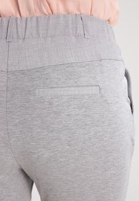 Kaffe Shorts - mottled light grey