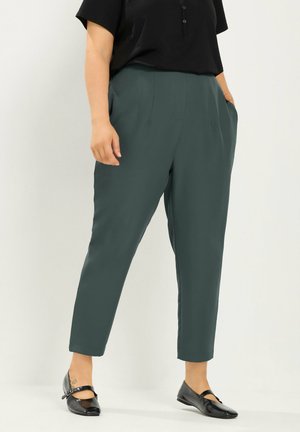 Yours Clothing, PLUS SIZE SMART TROUSERS - Broek - charcoal