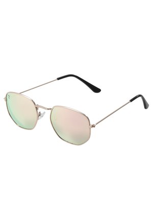 Zonnebril met een octagonaal metalen frame, spiegelende lenzen die groene en roze tinten tonen, en zwarte kunststof tempels.