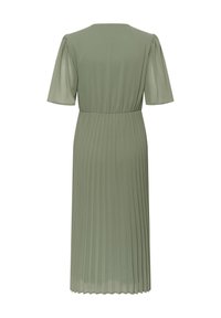 Salbeigrünes Midikleid mit plissiertem Rock, kurzen Puffärmeln und elastischem Taillenbund, von hinten vor weißem Hintergrund gezeigt.