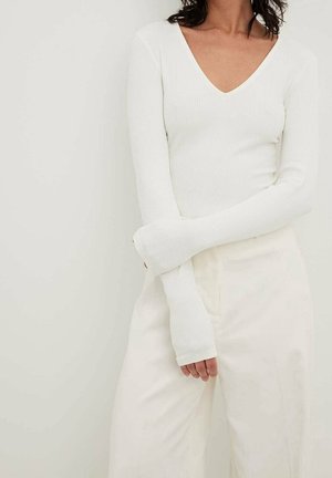 Long sleeved top - white