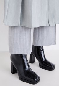 EYDAA - Botines de tacón - black