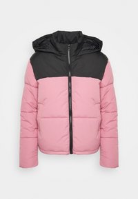 Giacca a vento rosa e nera con zip frontale, cappuccio e design a pannelli. Presenta una texture trapuntata e tasche laterali.