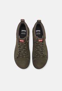 Camper PEU PISTA - Sporta apavi - dark green