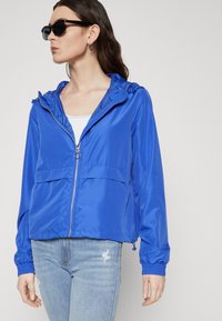 ONLY ONLMALOU JACKET - Windjack - dazzling blue