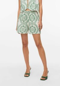 Vero Moda Shorts - snow white