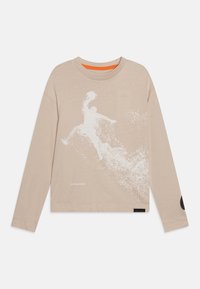 Unselected, moonbeam