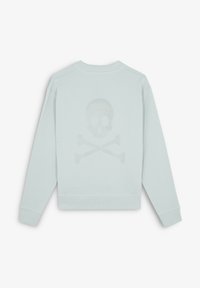 Lichtblauwe sweatshirt met een metallic ontwerp van een doodshoofd en gekruiste botten op de achterkant, met ribgebreide boorden en zoom. Zachte textuur.
