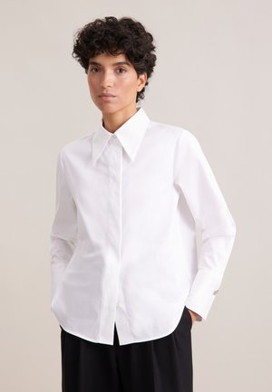 KLASSISCHE - Skjortebluser - white